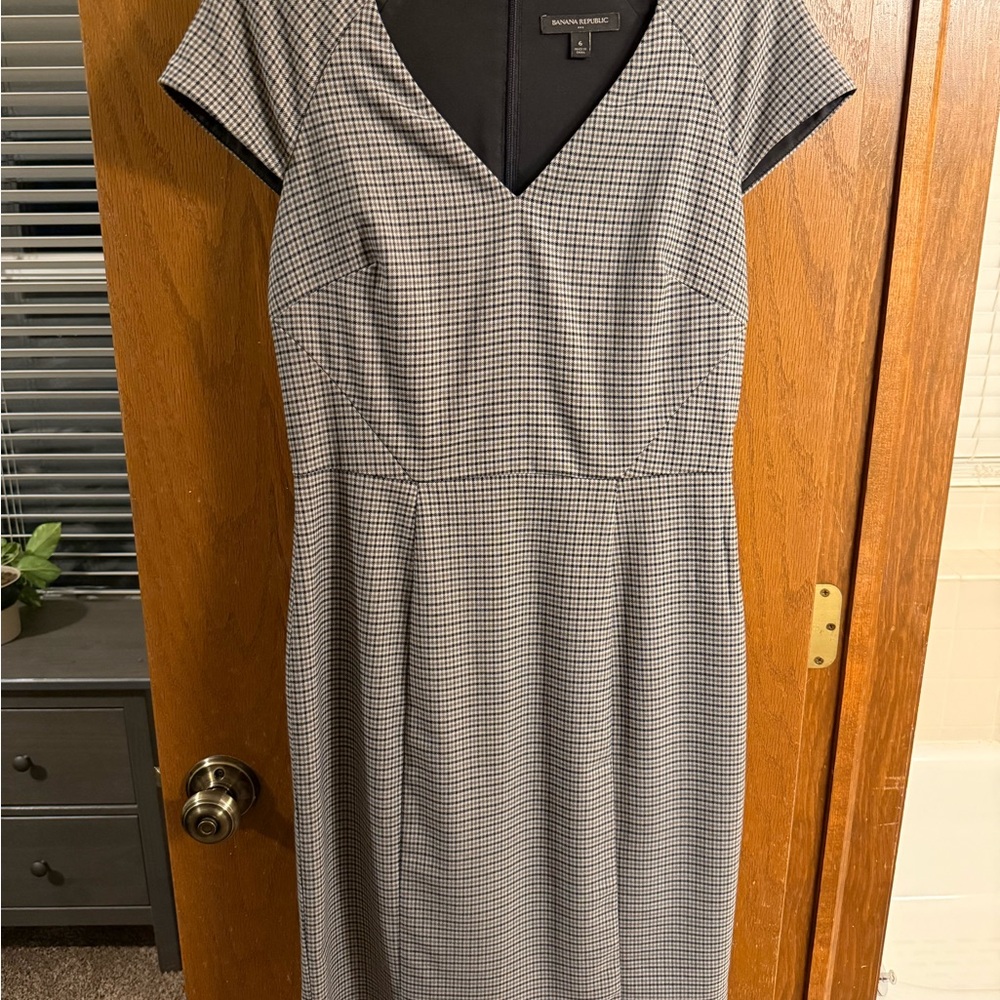 Banana Republic Black and White Patterned Midi Dress